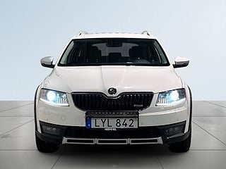 Skoda Octavia Scout 2.0 TDI 4×4 Premium Drag Dvärm Kamera Mvärm SoV – bild 2