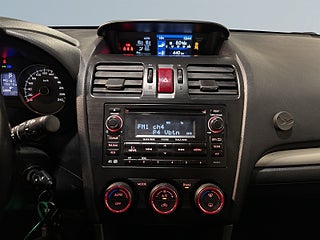 Subaru Forester 2.0 4WD Dragkrok Motorvärmare Kamera Extraljus S/V-hjul – bild 11