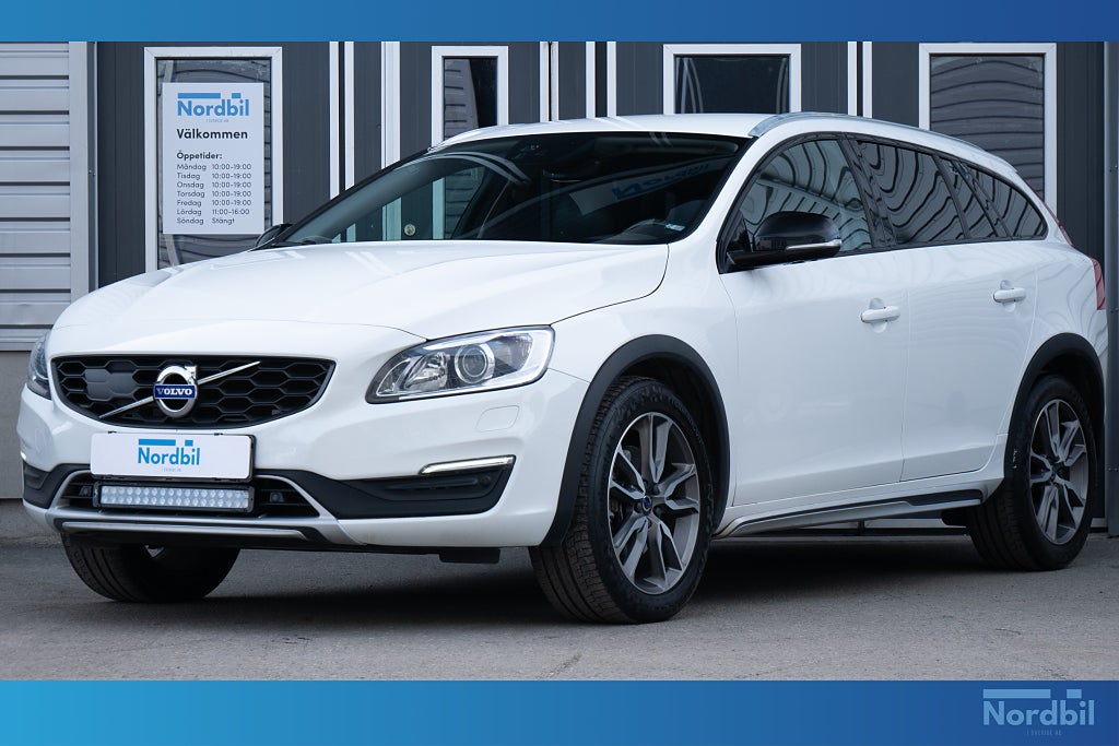 Volvo V60 Cross Country D4 AWD Cross Country Summum Navi Keyless Adaptiv VOC 