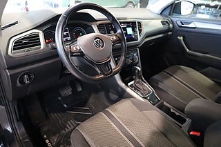 SUV Volkswagen T-Roc 8 av 25