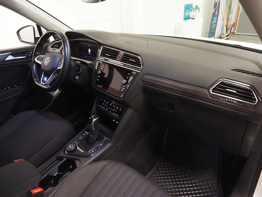 Volkswagen Tiguan Allspace TSI 190hk 4M 7-sitsIDrag|Värmare| 2023