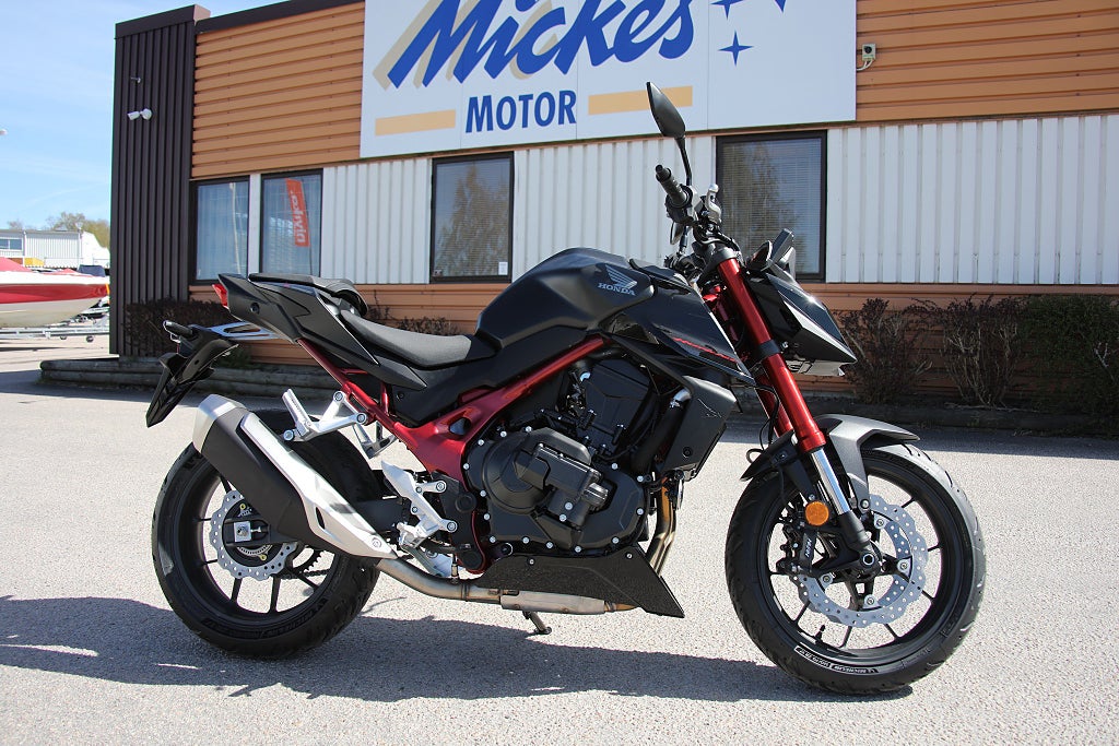 Honda CB750 Hornet E-Clutch