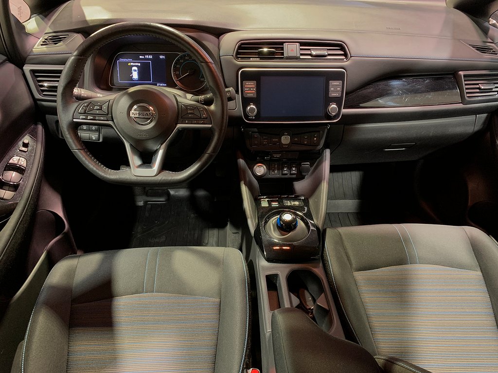 Nissan Leaf 40kwh N-Connecta - Appstyrd värme/kyl-Moms 2022
