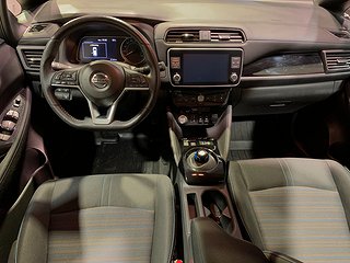 Halvkombi Nissan Leaf 12 av 26