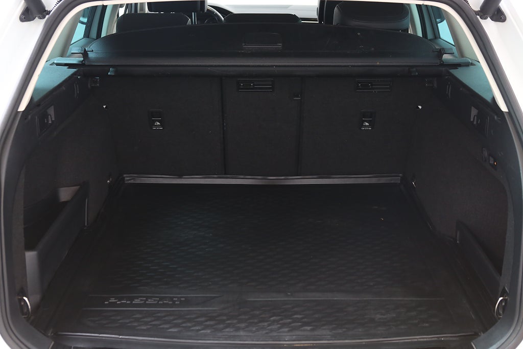 Volkswagen Passat GTE 1,4 TSI 218hk Plug-in DSG Variant Drag 2017