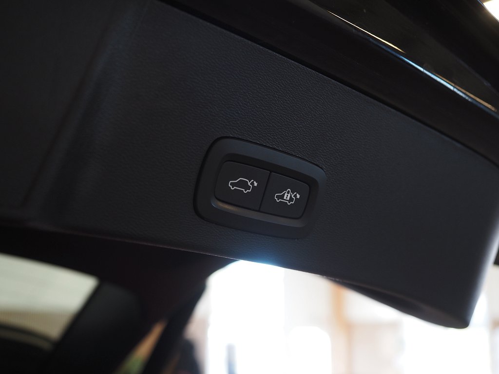 Volvo XC40 Recharge T4 211hk DCT Momentum | Drag | Keyless | 2022