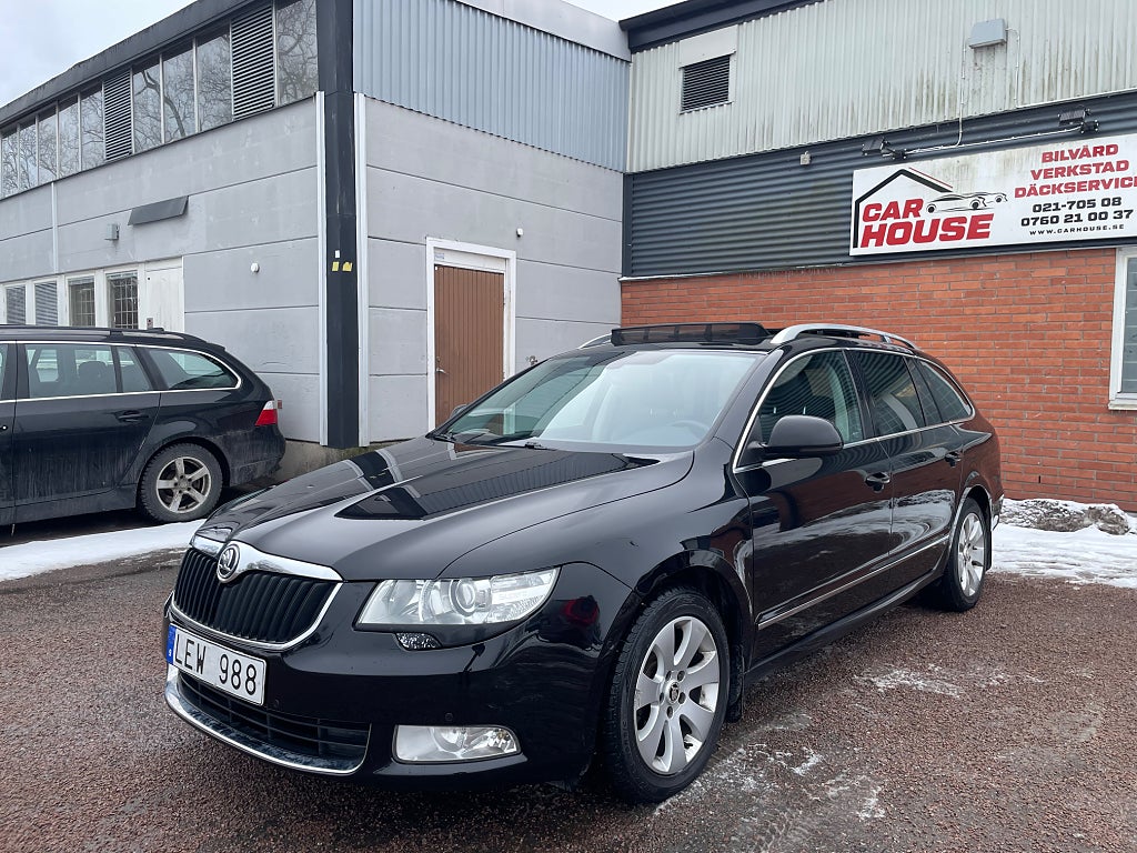Skoda Superb Kombi 2.0 TSI Elegance Euro 5/panorama/drag/ ränta 1,95