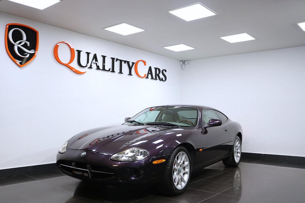 Jaguar XK 8 4.0 V8 Coupé / Amaranth Pearl / Renov. Växellåda