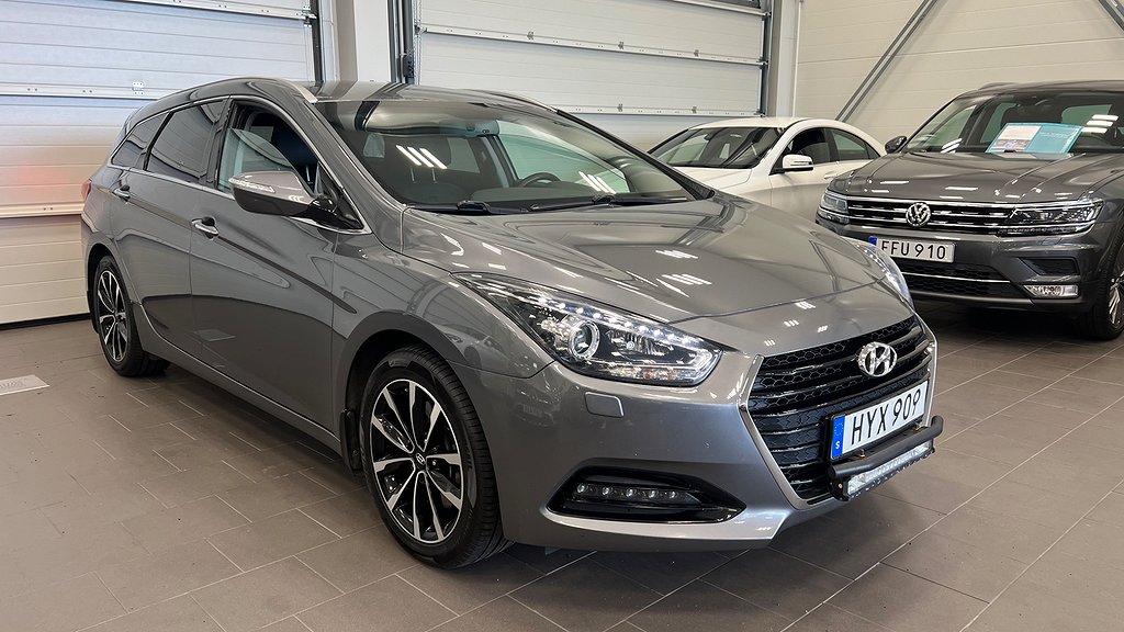 Hyundai i40 1.7 CRDi ComfortPlus GPS Kamera Skinn Drag