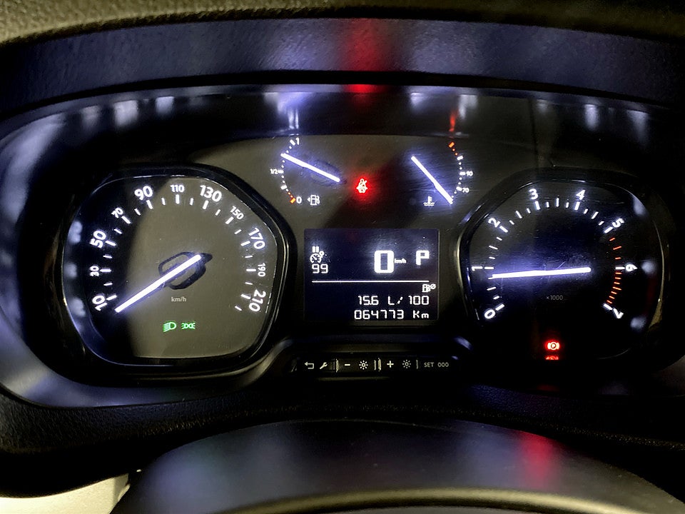 Bild på Peugeot Expert PRO+ 2.0 BHDi 145hk Aut L3 B-KAMERA DRAG