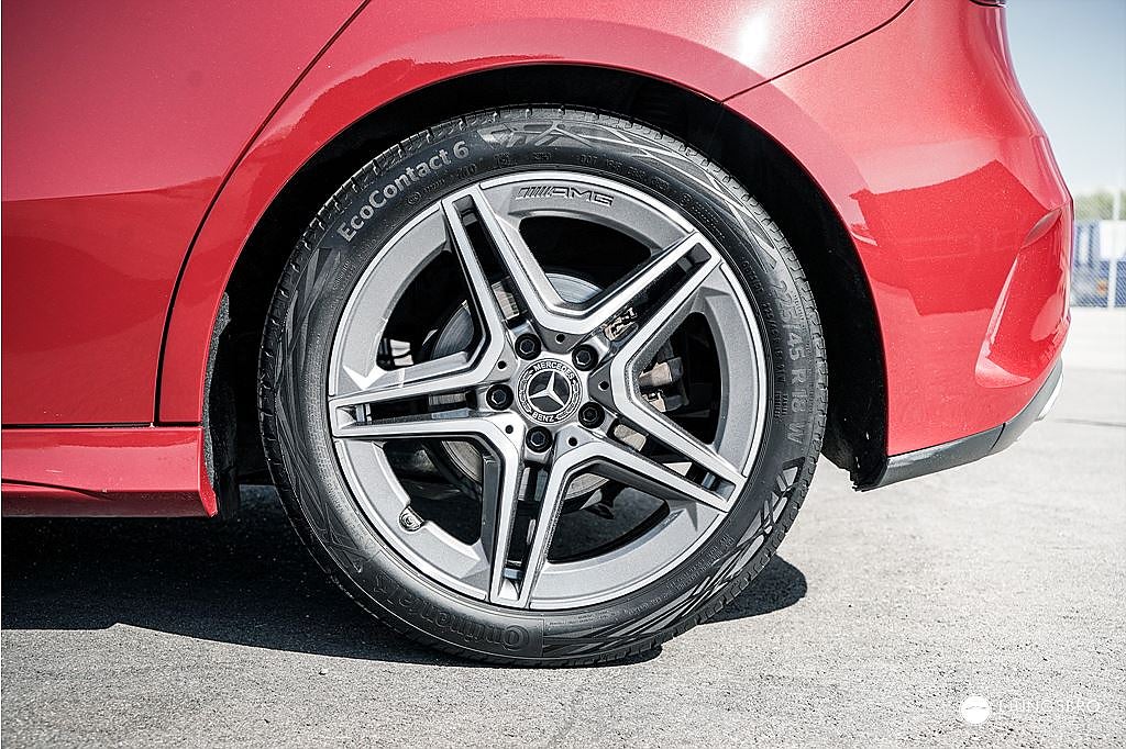 Mercedes-Benz A 180 AMG 136hk