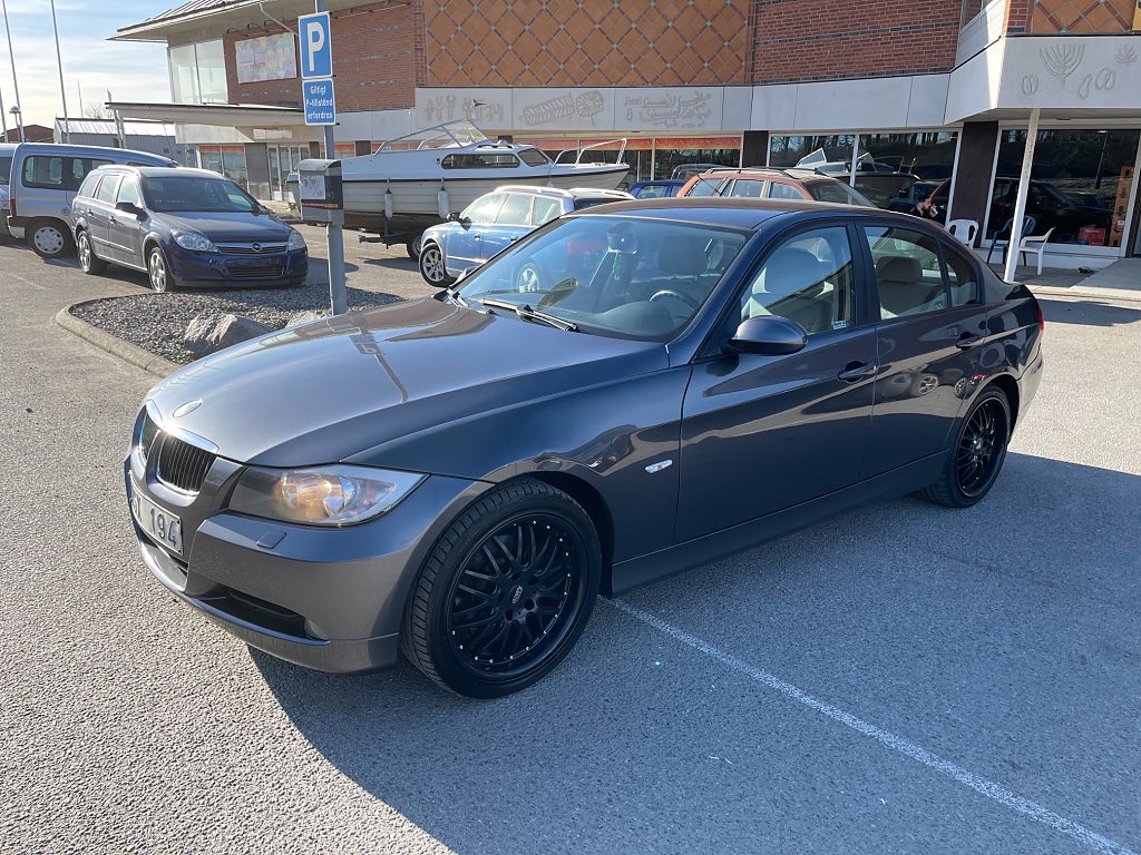 BMW 320 i Sedan Advantage 150hk FINTSKICK