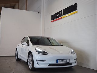 Sedan Tesla Model 3