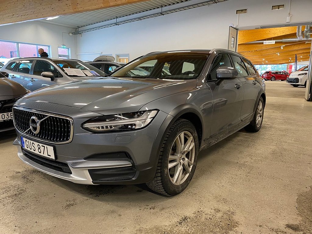 Volvo V90 Cross Country D4 AWD Momentum Dragkrok Vinterhjul