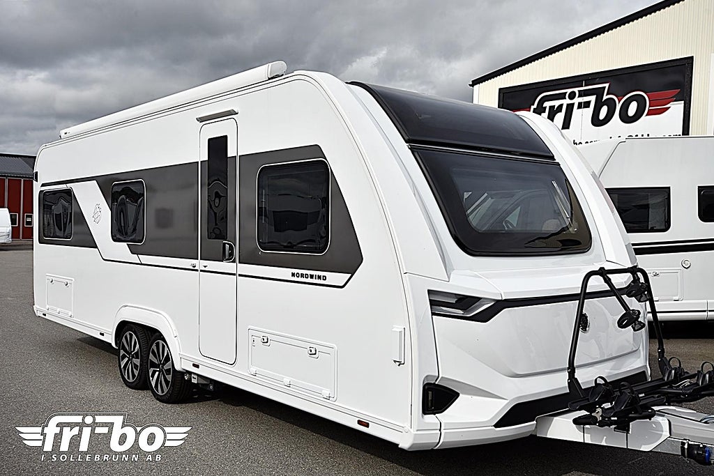 Knaus 660 UDF Nordwind, Barnkammare/Dubbelbädd
