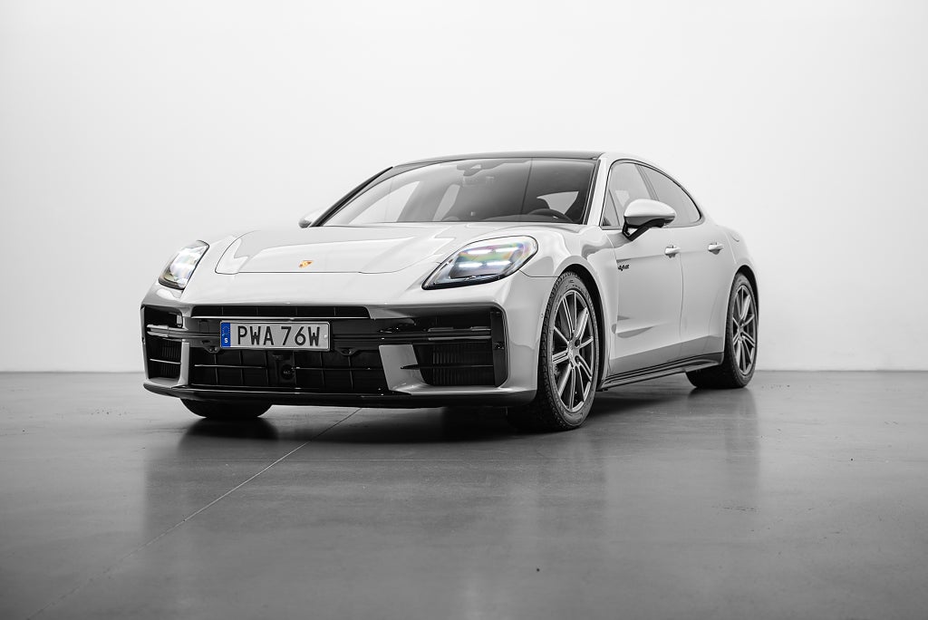 Porsche Panamera 4S E-Hybrid - SportDesign paket - Pepita inredning