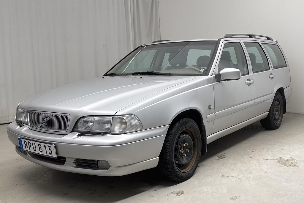 Volvo V70 2.4 Classic / OBS 8.873 MIL - 1 ÄGARE / påväg hem..