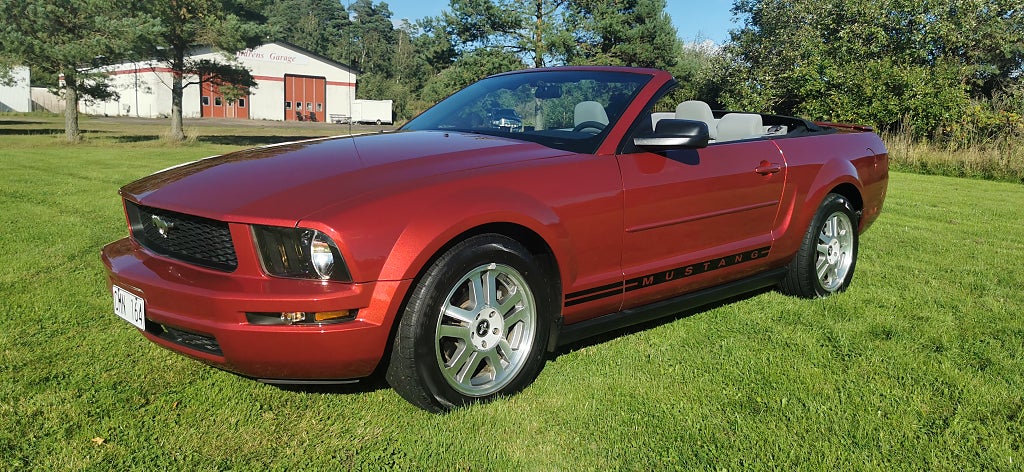 Ford Mustang V6 Convertible