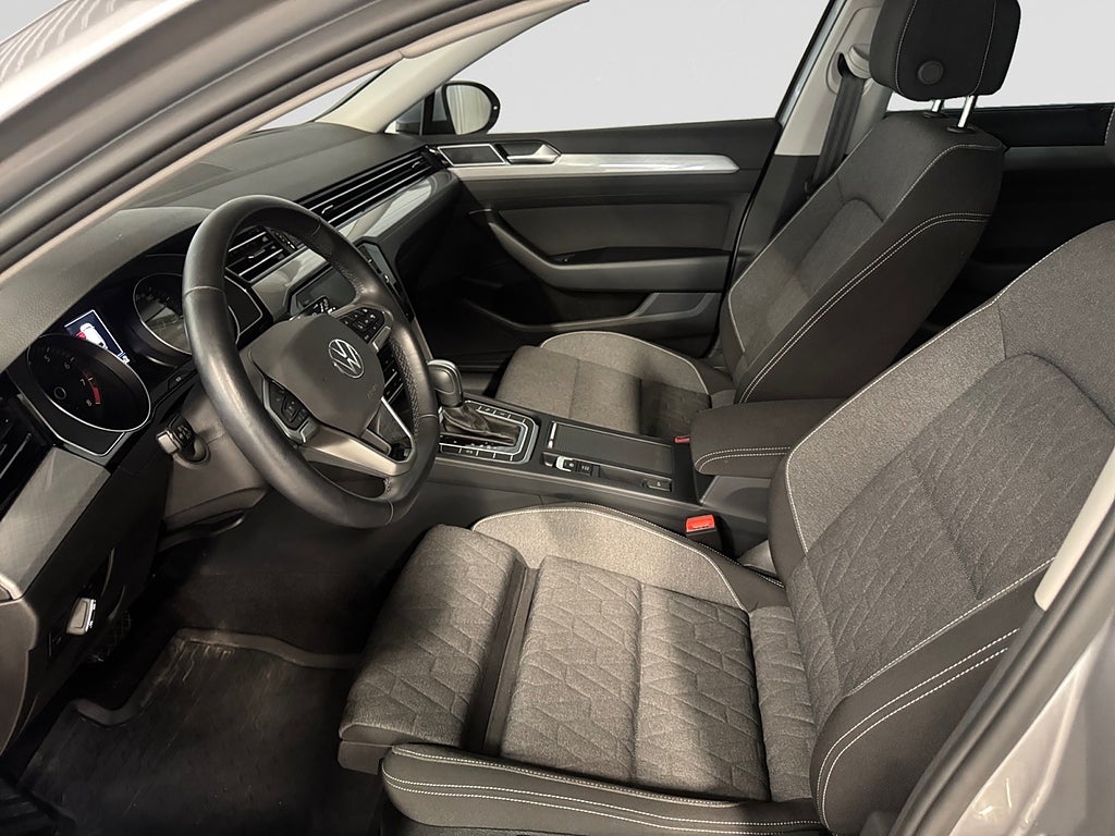 Volkswagen Passat Sportscombi 1.5 TSI Aut Adapt farth Dragkrok Rattvärme bild 9