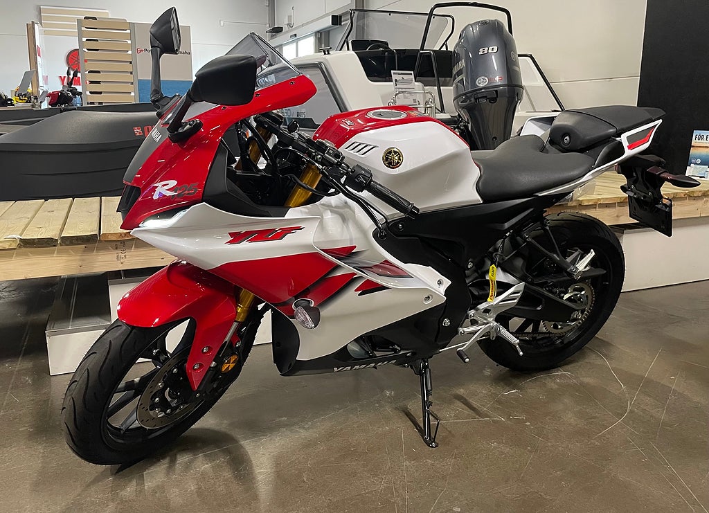 Yamaha R125 ANNIVERSARY ABS DEMO SPARA 8000kr YZF-125 R-125