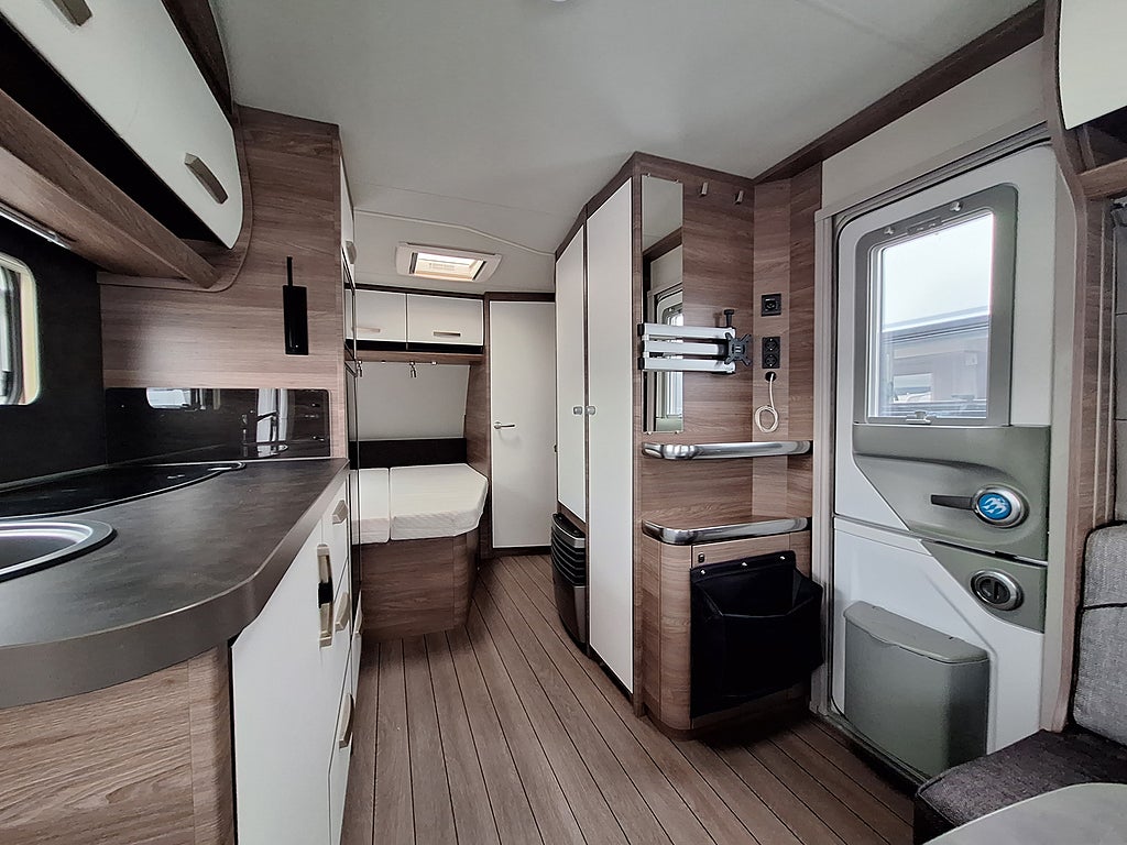 Knaus Sport Silver Selection 500 FU Dubbelbädd