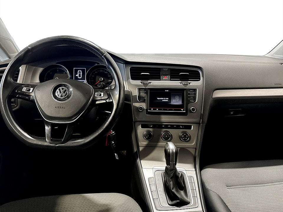 Bild på Volkswagen Golf Base 1.6 TDI 110hk Aut KAMPANJRÄNTA 3,99%