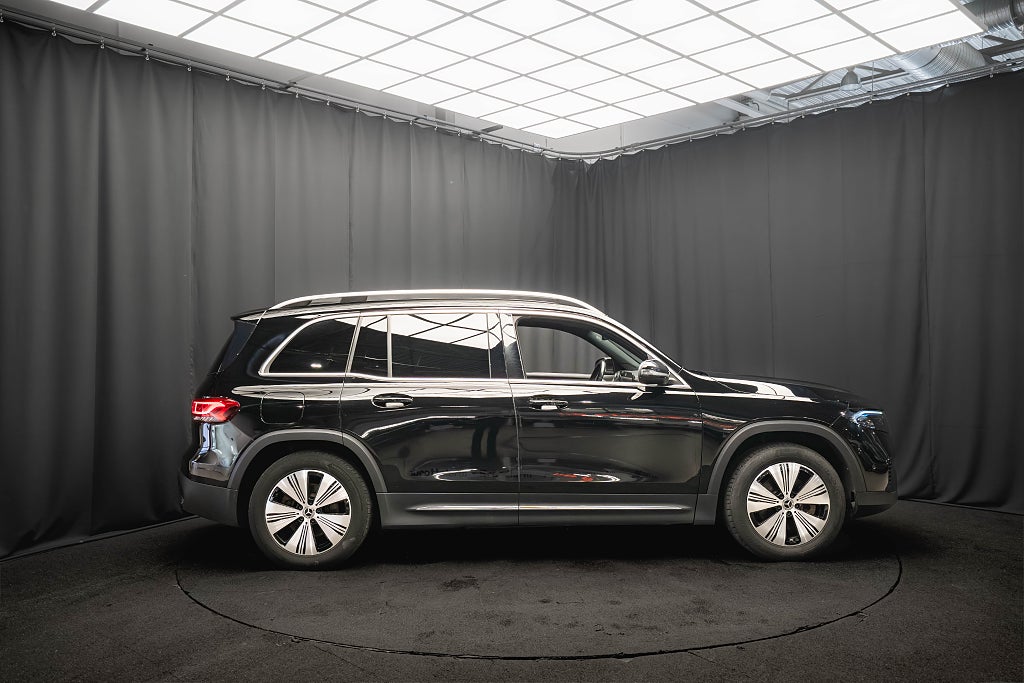 Mercedes-Benz EQB 300 4MATIC KAMERA DISTRONIC+ 1-ÄGARE 95.5% SoH MOMS