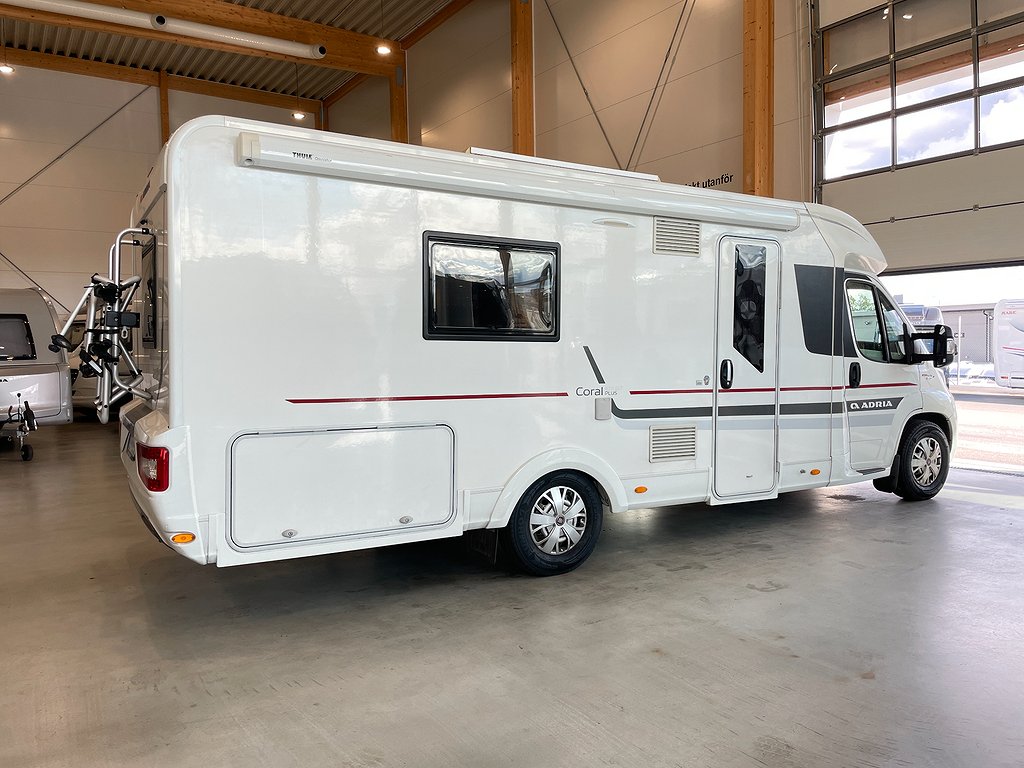 Adria Coral 670 SLT /Solcell/Badrum bak/Ugn/Fint skick/L-bädd - Adria