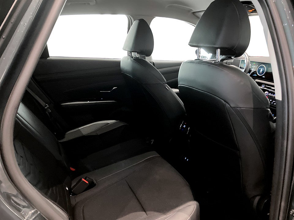 Bild på Hyundai Tucson Essential Hybrid 215hk Aut 4WD B-KAMERA CARPLAY