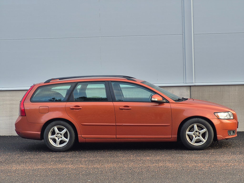 Volvo V50 1.6 D Drive-e  Momentum låga mil