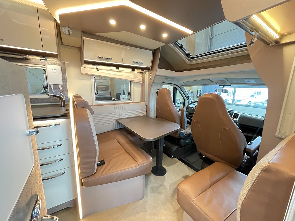 Bürstner Lyseo 744 TD Harmony Line /Soffa bak/Taksäng x2/AC bodel/Solcell - Bürstner