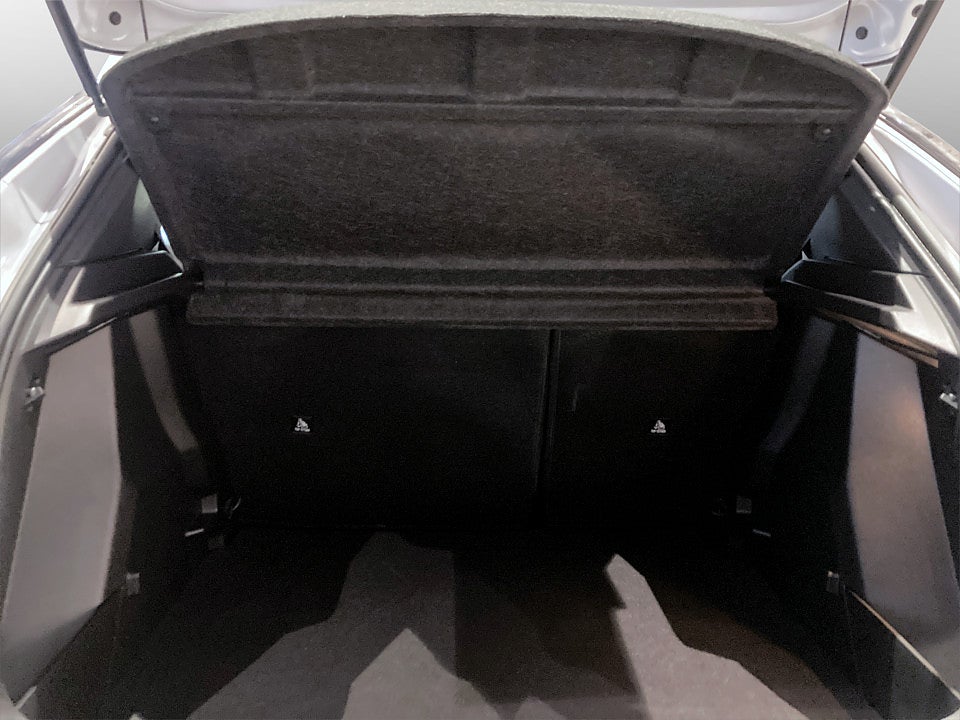 Bild på Peugeot 2008 Style Hybrid 1.2 PT Aut BACKSENSORER 145hk