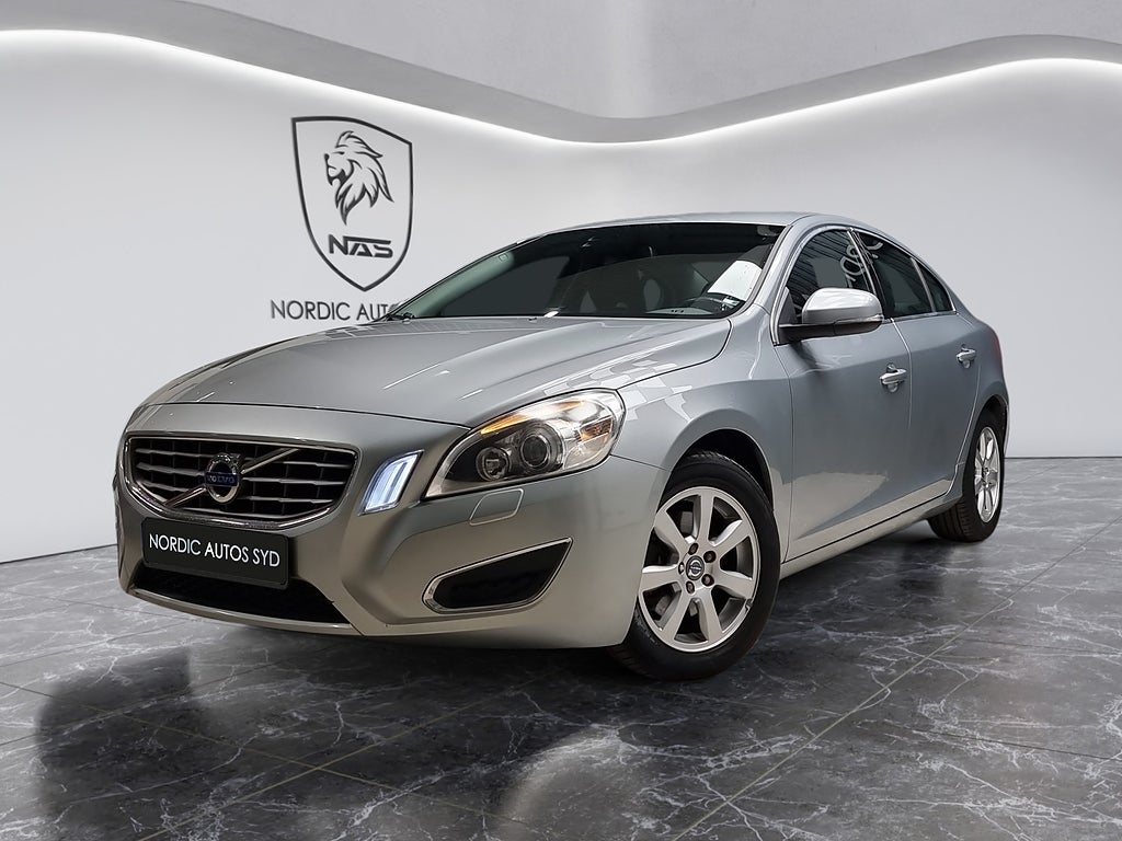 Volvo S60 D4 / Momentum / Ny Kamrem / Sov / 1 Brukare