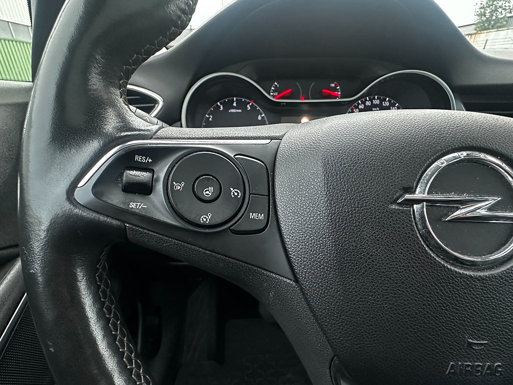 Opel Crossland EN ÄGARE - Ultimate GPS B-Kam Panorama