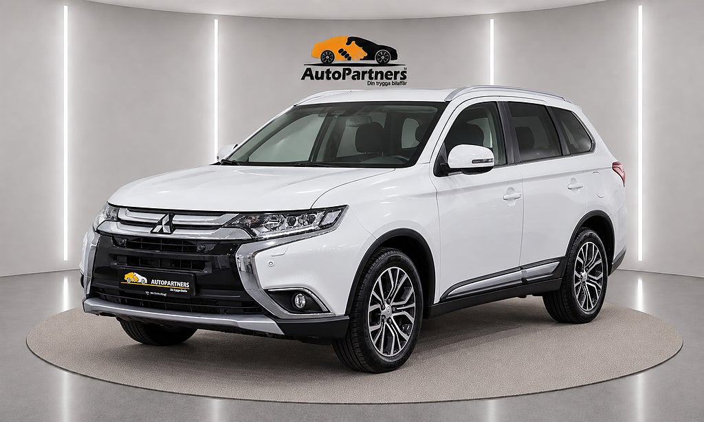 Mitsubishi Outlander 2.0 CVT FWD 150hk Comfort 7-sits CarPlay Kamera fr1,95%