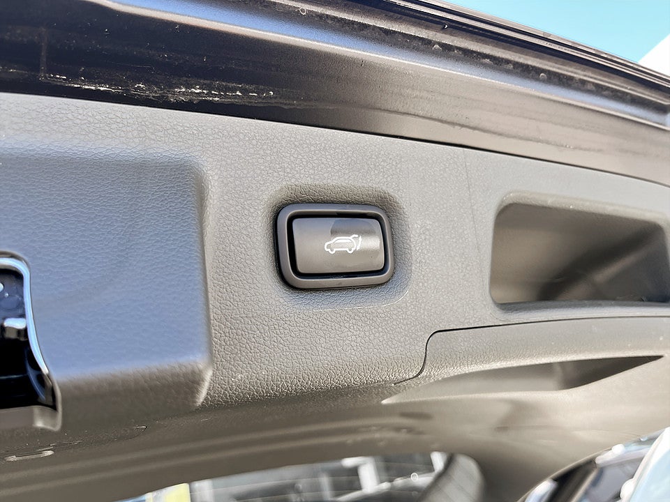 Bild på Hyundai Santa Fe PHEV Advanced 265hk Aut 4WD 7-SITS SKINNKLÄDSEL PANO