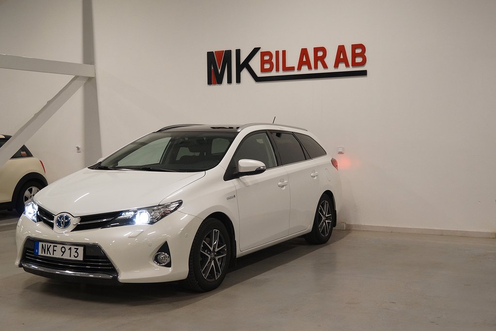 Toyota Auris SportsHybrid e-CVT Executive/LågMil/PanoramaTak