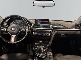 BMW 320 i Sedan Sport line Värmare Kamkedja P-sens S&V-däck