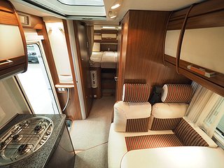 Husbil-halvintegrerad Hymer T 674 SL 12 av 19