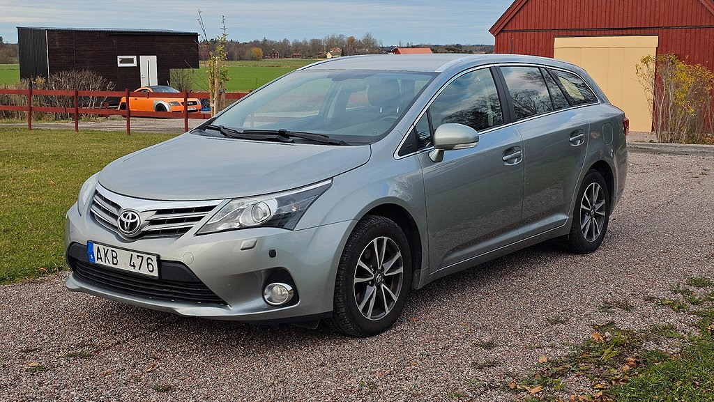 Toyota Avensis Kombi 1.8 Valvematic Business Backkamera 