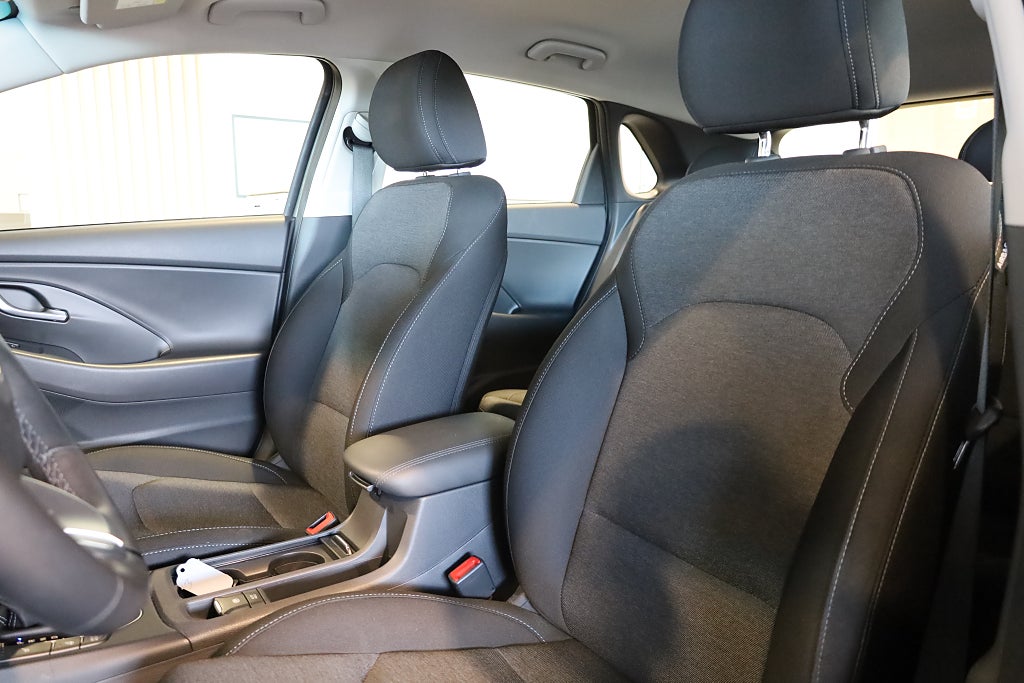 Hyundai i30 1.0 T-GDI AUT Essential Kamera Rattvärme Leasbar 2022