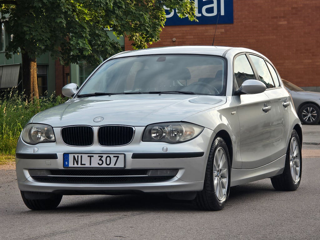 BMW 116i 5-dörrars Advantage VÄLVÅRDAD 