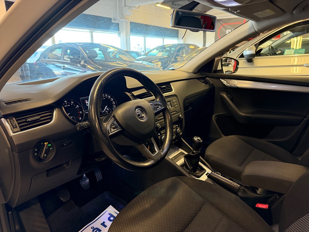 Skoda Octavia 2013 - miniatyr 10