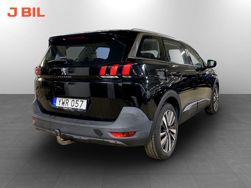 Bild på Peugeot 5008 Active 1.2 PT 130hk - 7-SITS, DRAG