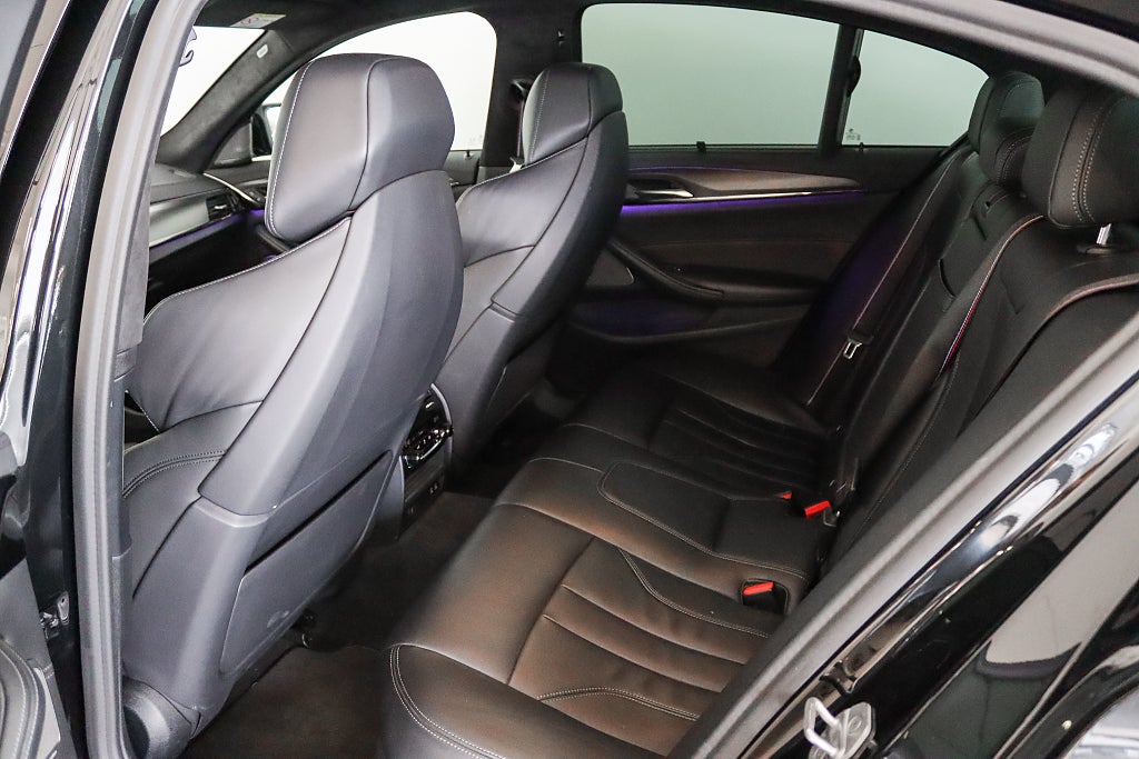 BMW M5 Competition Kolfiber Massage Milltek HuD 360 H/K