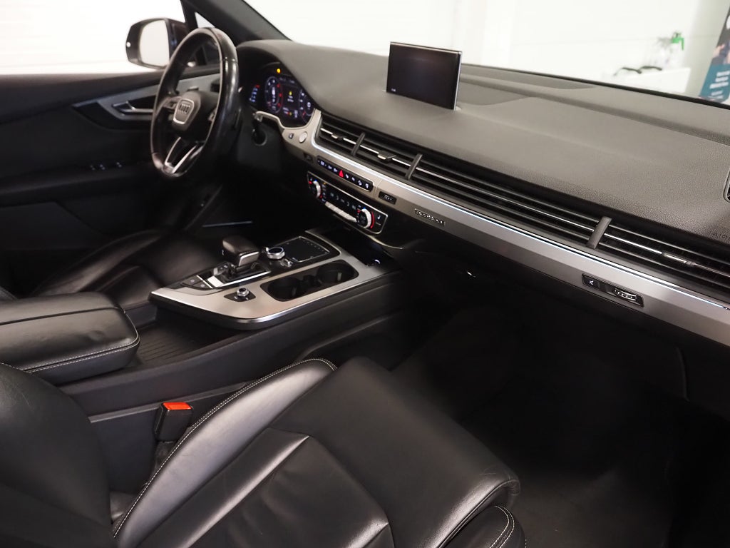 Audi Q7 3.0 TDI V6 272hk Quattro S Line 7-Sits Cockpit Bose Drag 2016