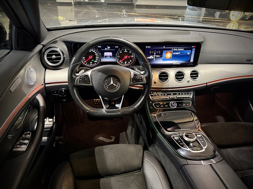 Mercedes-Benz E 220d 4MATIC AMG Glastak Värmare Burmester Sound - bild 6