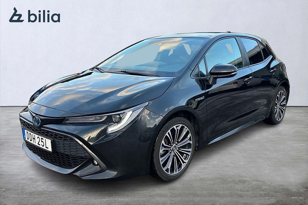 Toyota Corolla Hybrid Style Dragkrok Webasto Värmare Approved Used 2029