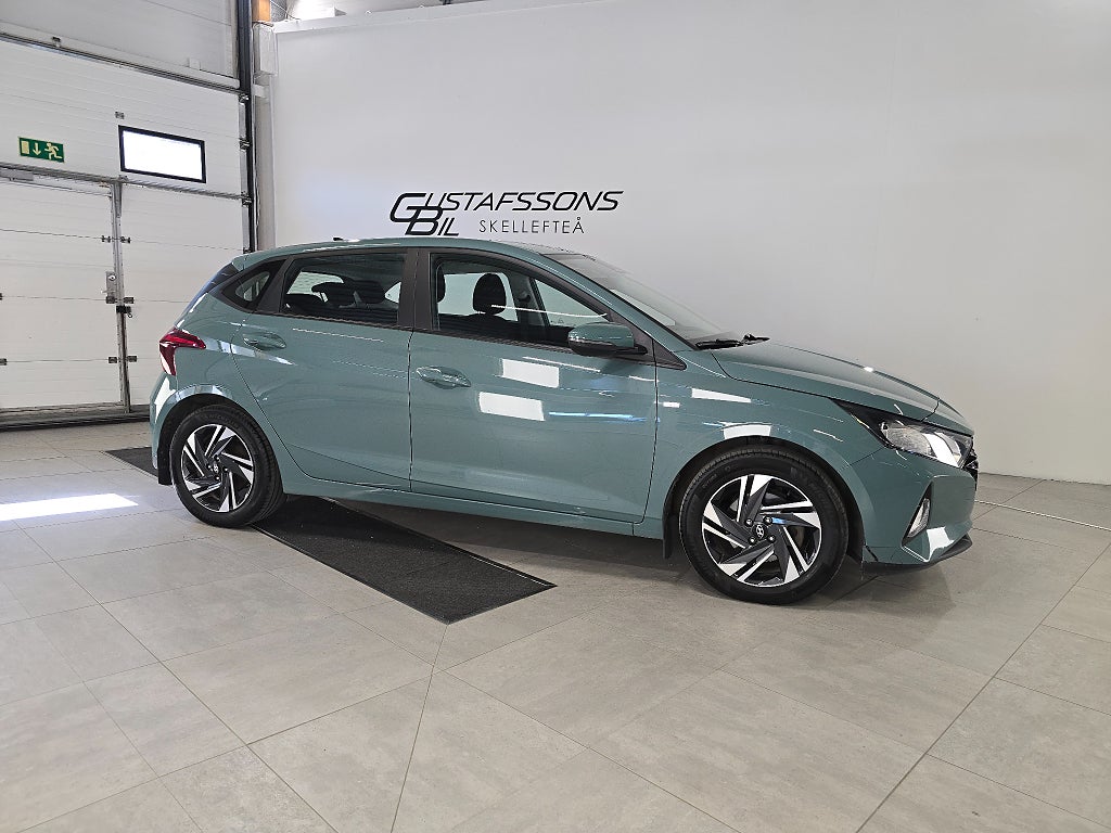 Hyundai i20 1.0 T-GDI Essential Automat | Vinterhjul & M-värm 