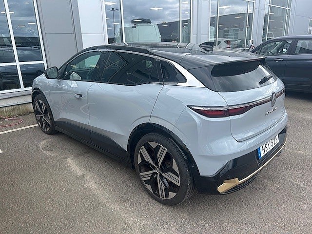 Renault Mégane E-TECH 60 kWh Iconic Mkt Utrustning / 1 ägare / Leasebar /Drag